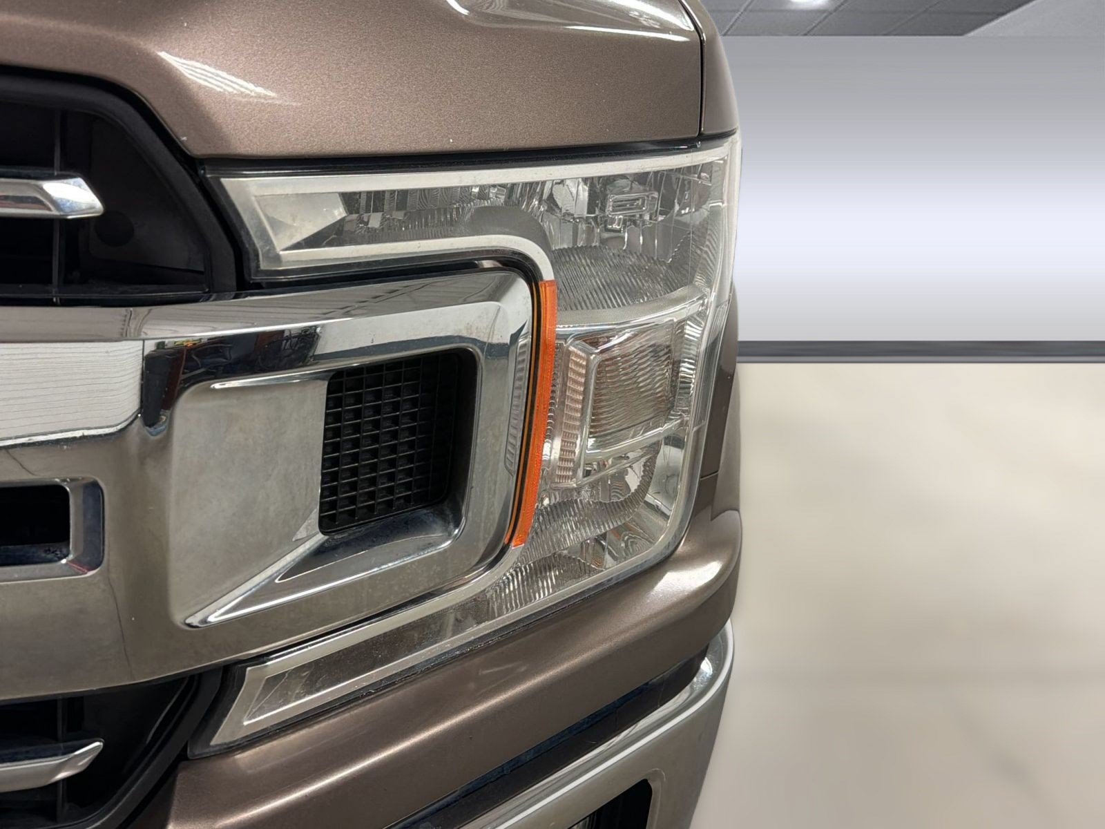 Used 2018 Ford F150 XLT w/ Equipment Group 301A Mid AWD/4WD image 10