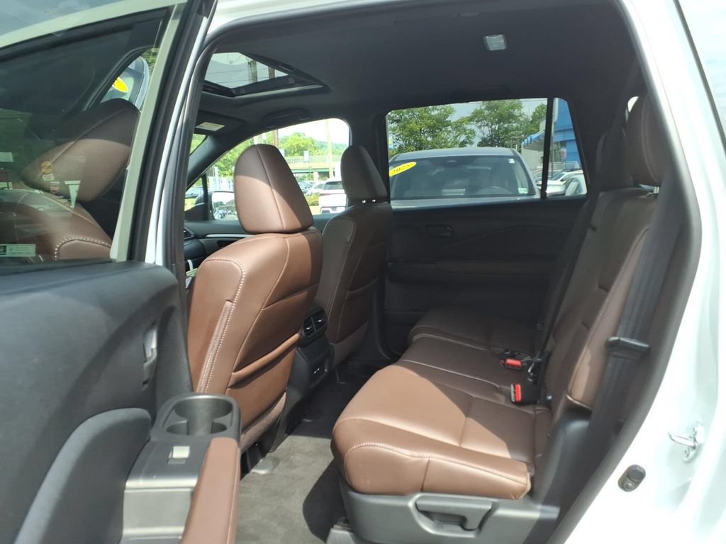 Certified 2024 Honda Passport EX-L image 17