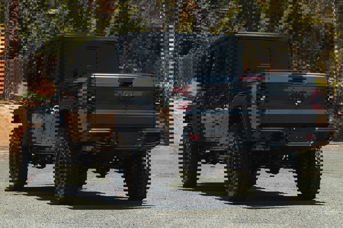 Used 2024 Jeep Gladiator Sport image 10