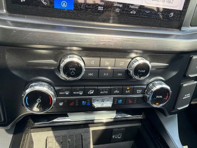 Used 2024 Ford F350 Lariat w/ Lariat Ultimate Package AWD/4WD image 27