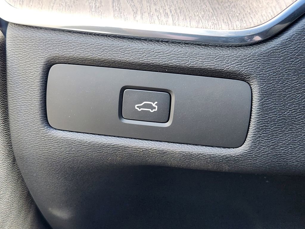 New 2026 Volvo XC60 B5 Plus w/ Climate Package image 11