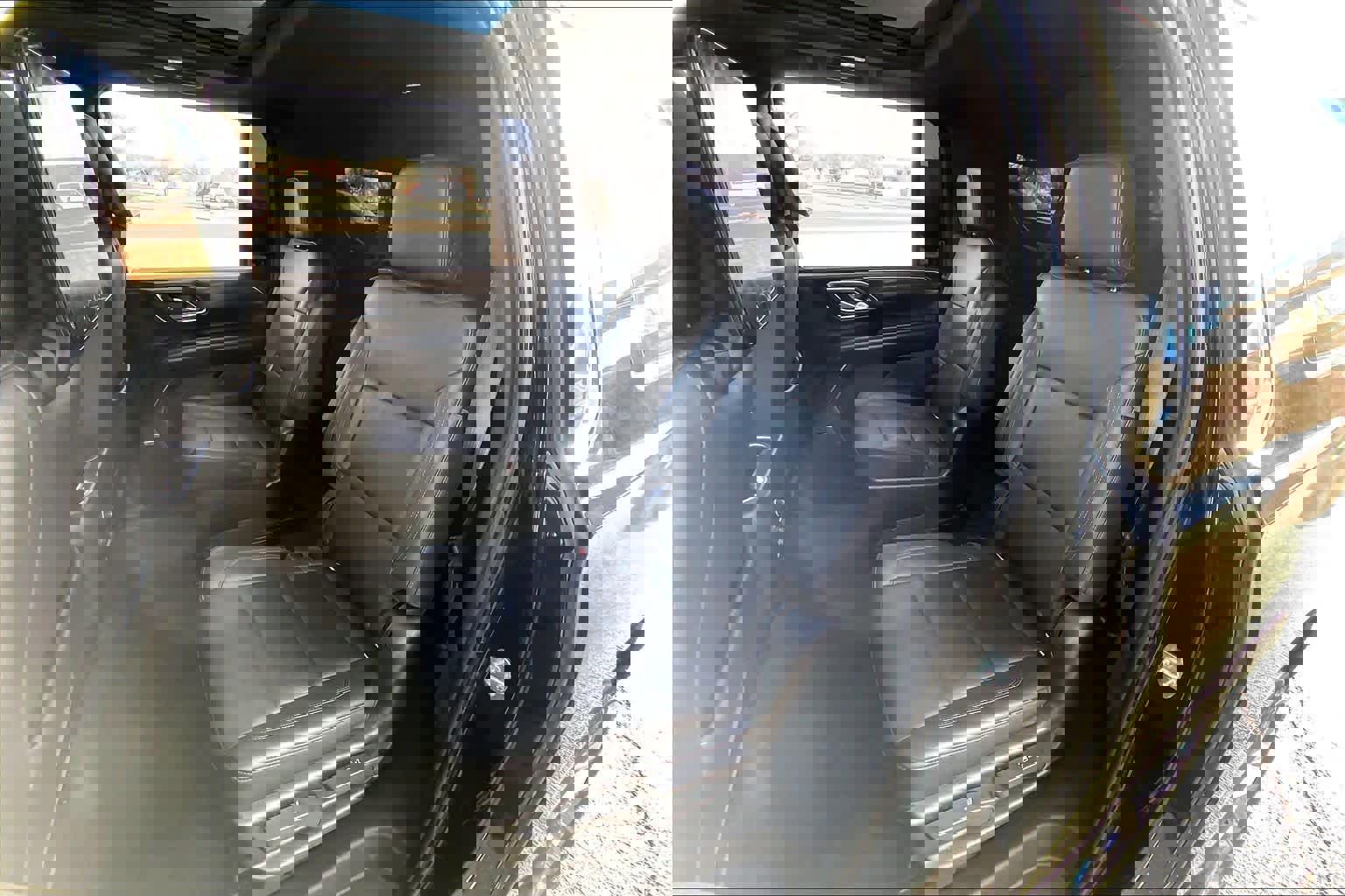 Used 2021 Chevrolet Suburban LT w/ LT Signature Package image 21