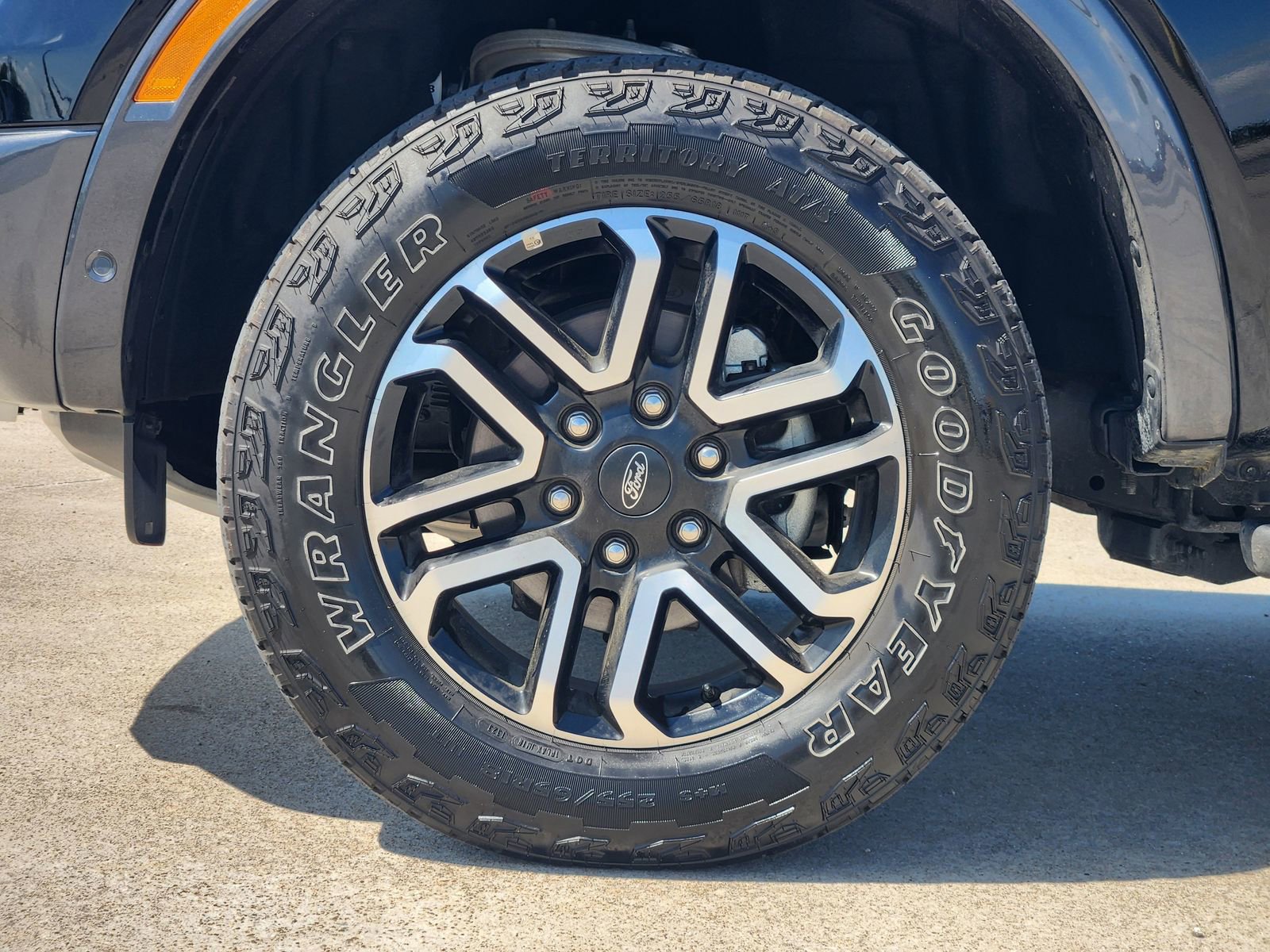 Used 2024 Ford Ranger Lariat w/ FX4 Off-Road Package image 11