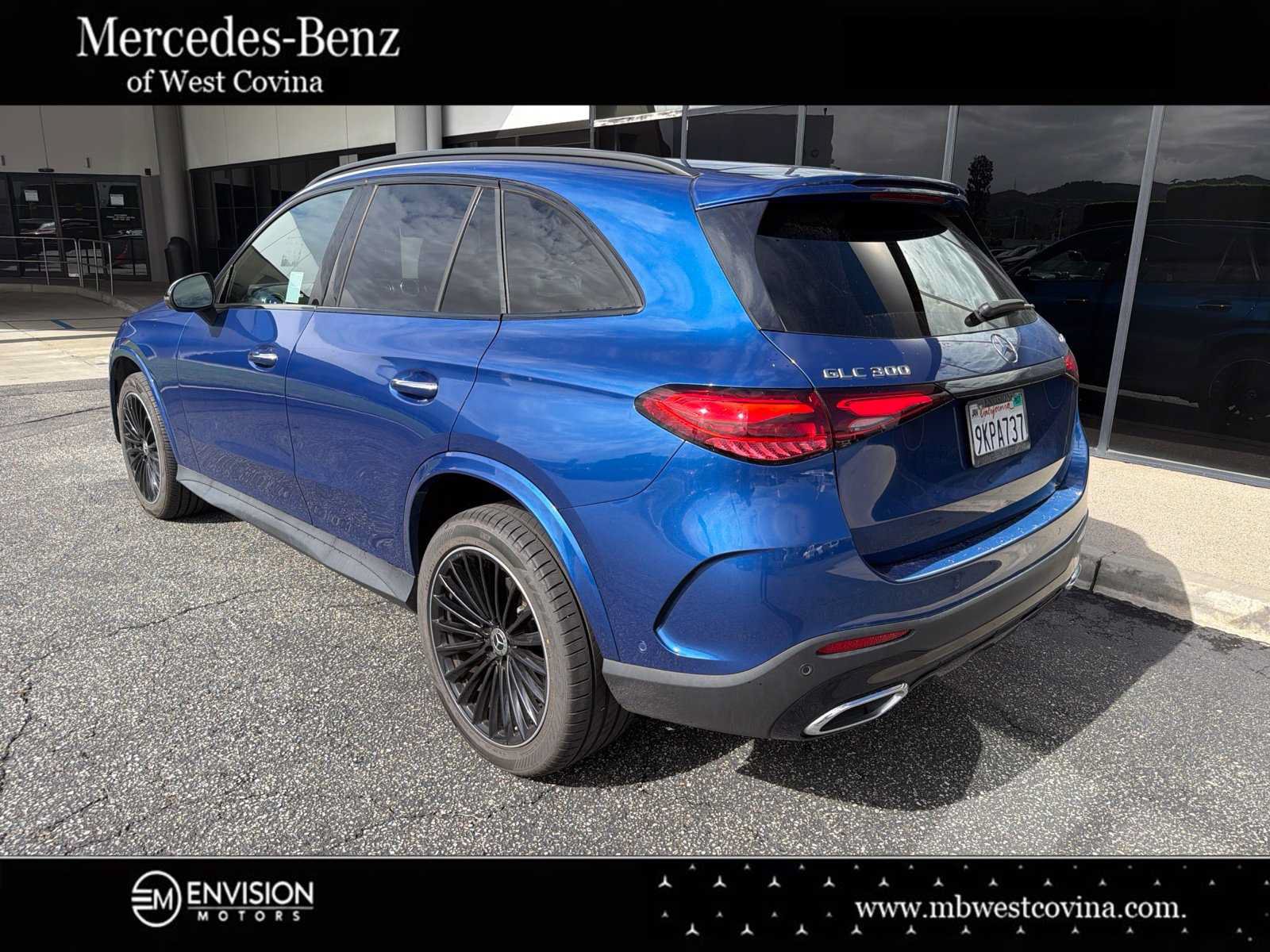 Used 2023 Mercedes-Benz GLC 300 4MATIC image 3