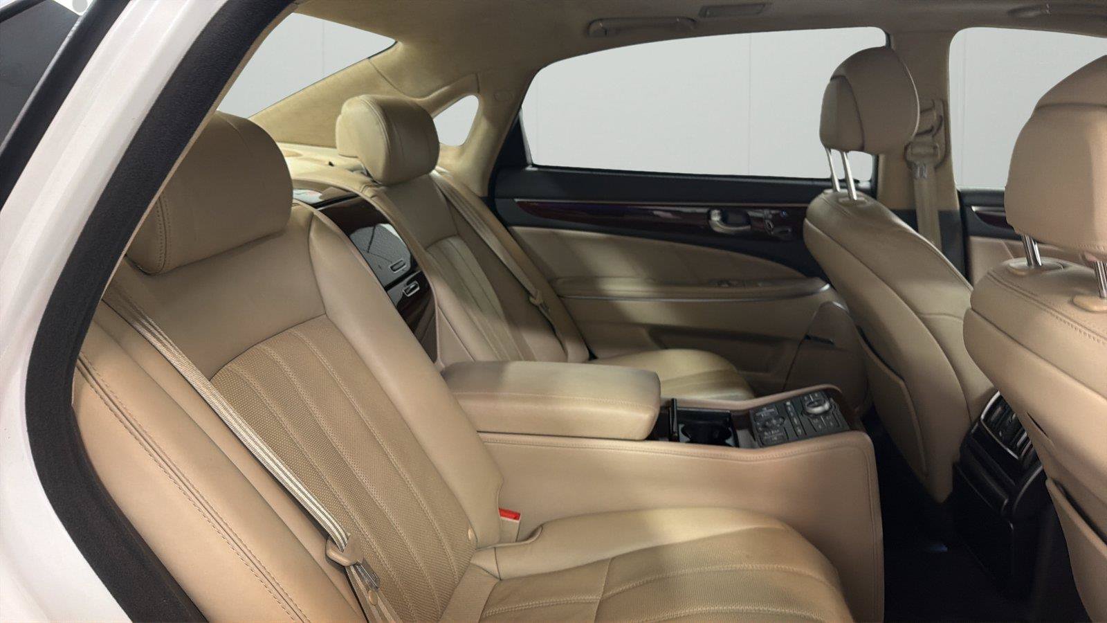 Used 2011 Hyundai Equus Ultimate RWD image 13