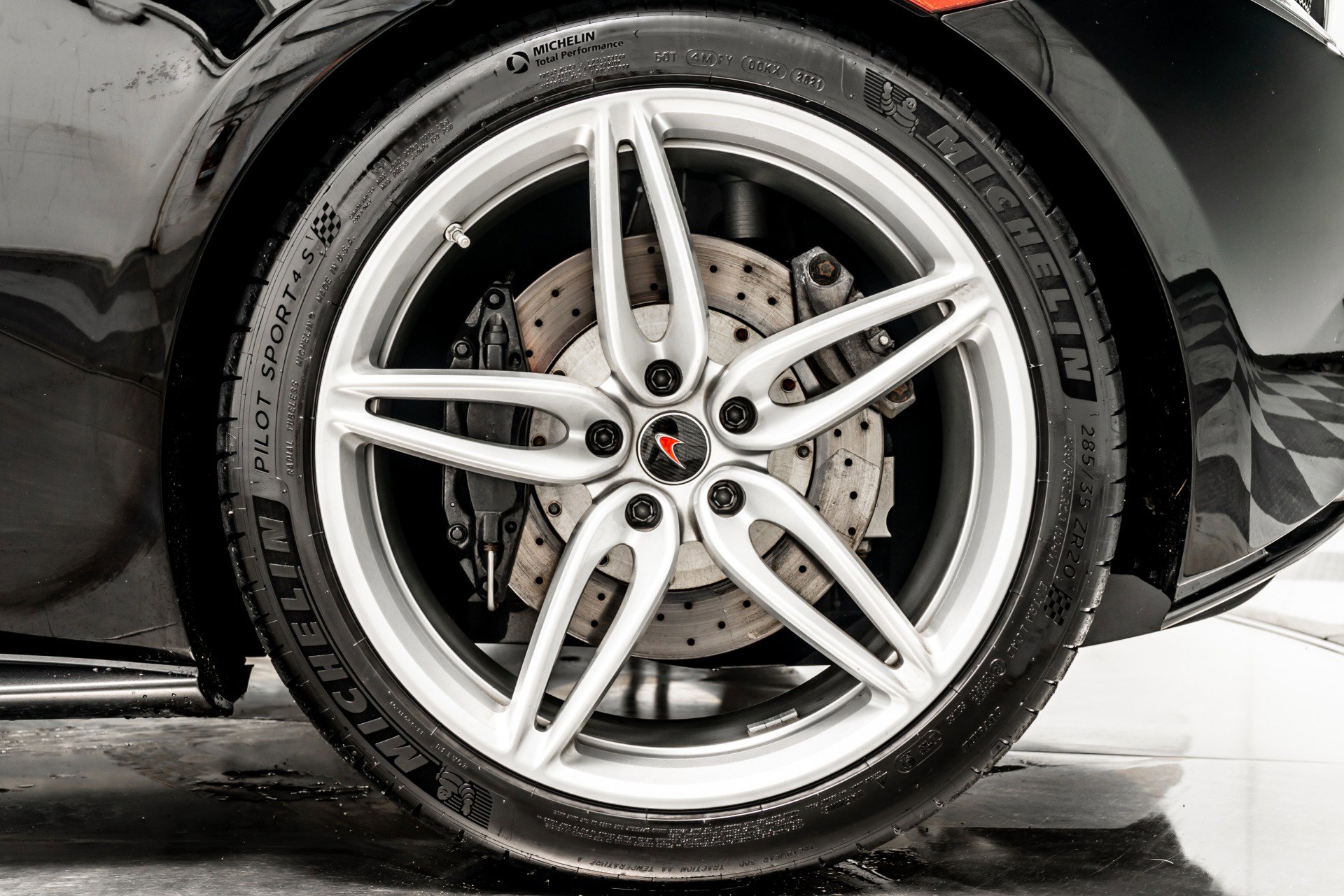 Used 2017 McLaren 570S image 11