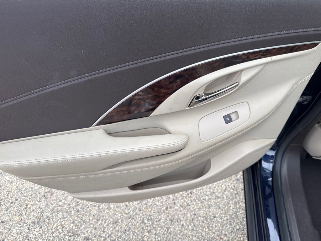 Used 2016 Buick LaCrosse image 18