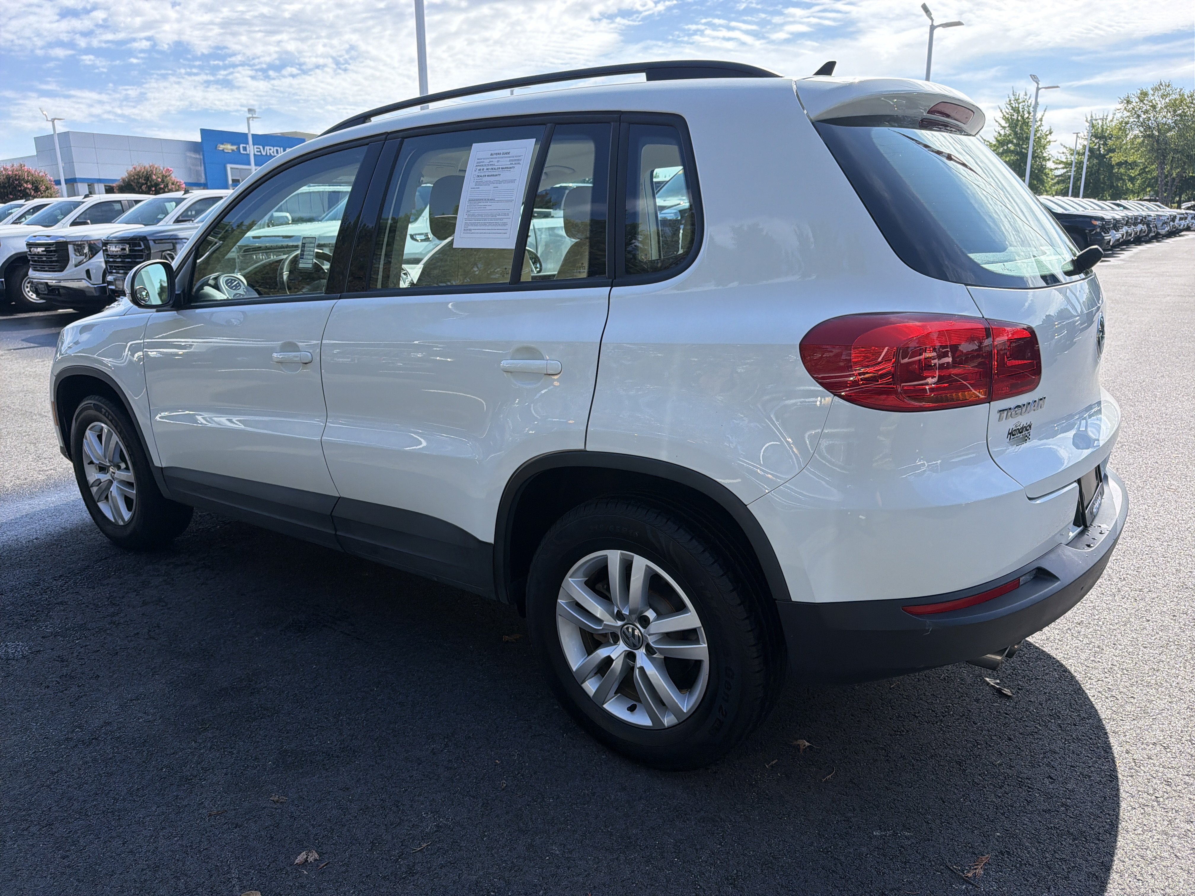 Used 2017 Volkswagen Tiguan S AWD/4WD image 8