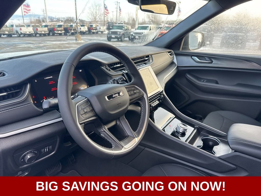 New 2025 Jeep Grand Cherokee L Laredo image 22