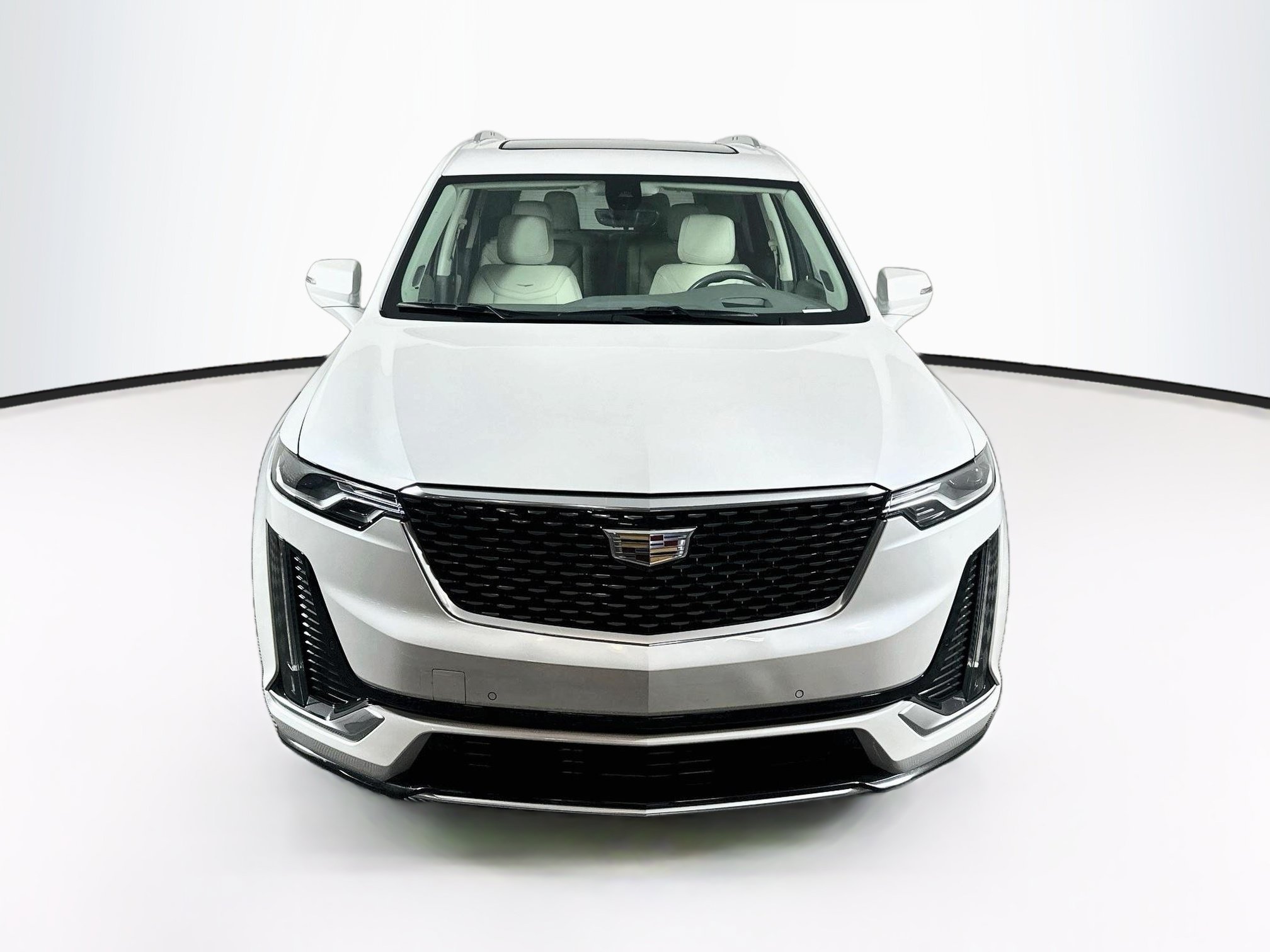 Used 2023 Cadillac XT6 Premium Luxury w/ Technology Package FWD image 2