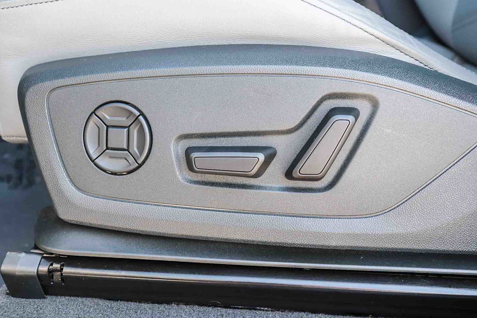 Used 2025 Audi Q3 2.0T Premium w/ Convenience Package image 27