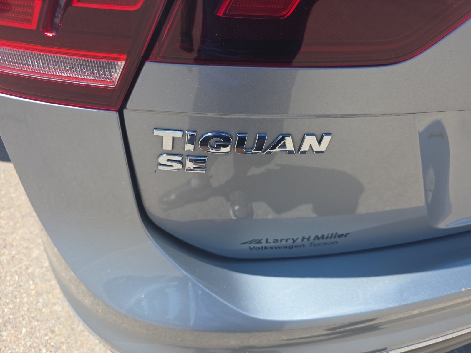 Used 2021 Volkswagen Tiguan SE FWD image 24