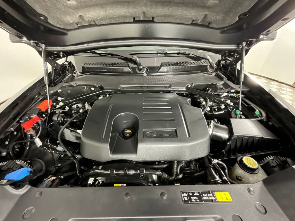 Certified 2024 Land Rover Defender 110 X-Dynamic SE AWD/4WD image 28