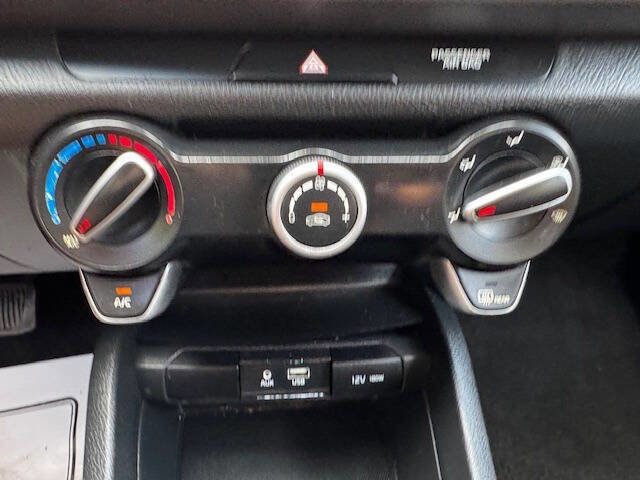 Used 2018 Kia Rio S image 39