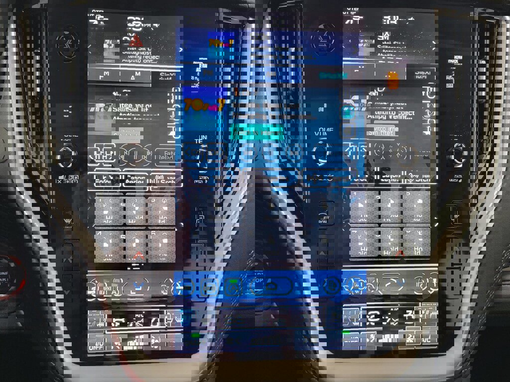 Used 2025 Subaru Outback Touring w/ Tech Package 3 image 19