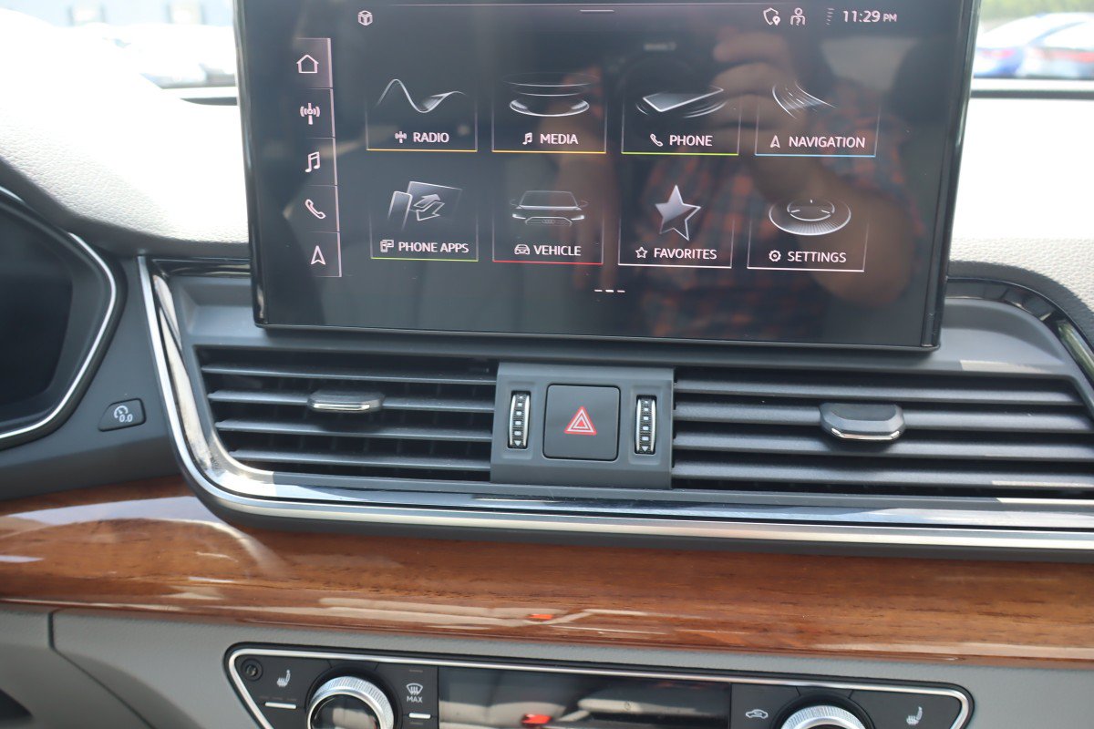 Used 2023 Audi Q5 2.0T Premium Plus w/ Premium Plus Package AWD/4WD image 18