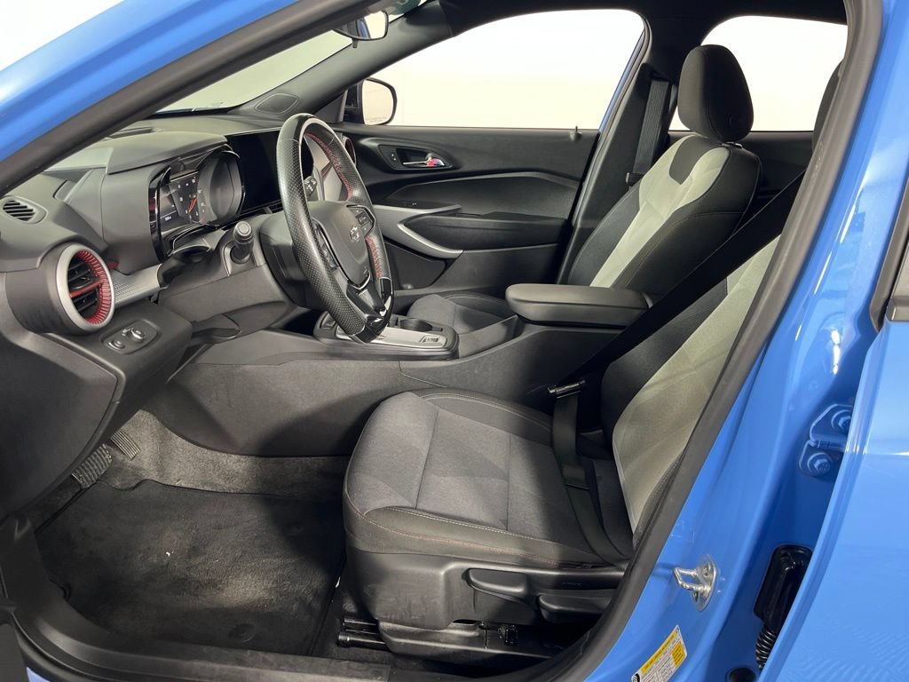 Certified 2024 Chevrolet Trax RS FWD image 22