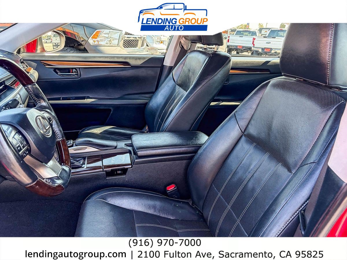 Used 2017 Lexus ES 300h w/ Luxury Package FWD image 16