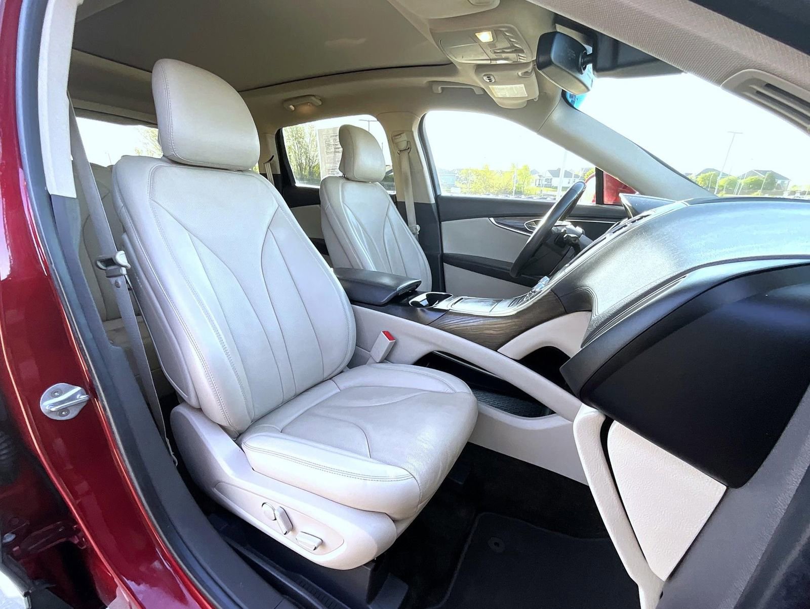 Used 2017 Lincoln MKX Reserve w/ Driver Assistance Package AWD/4WD image 16