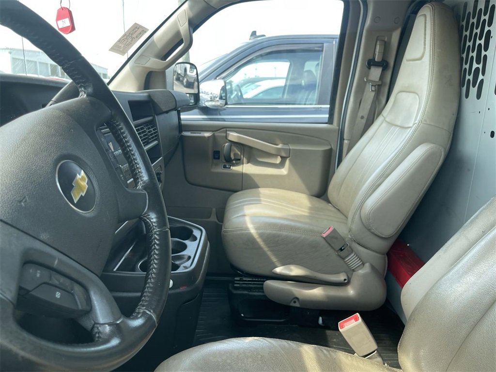 Used 2021 Chevrolet Express 3500 Work Van w/ Driver Convenience Package image 3