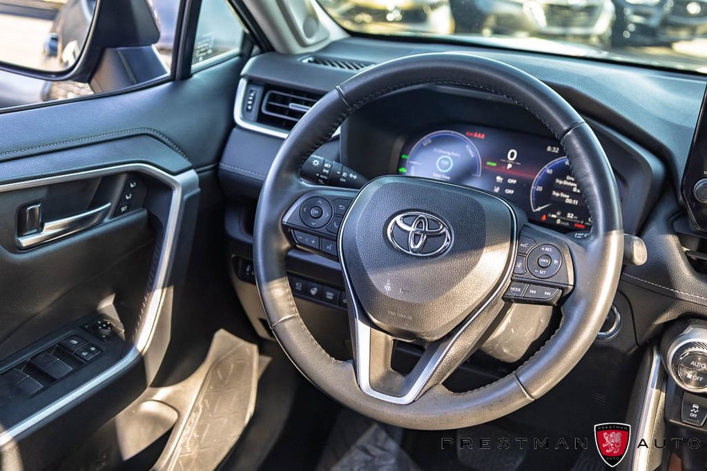 Used 2023 Toyota RAV4 Limited image 40