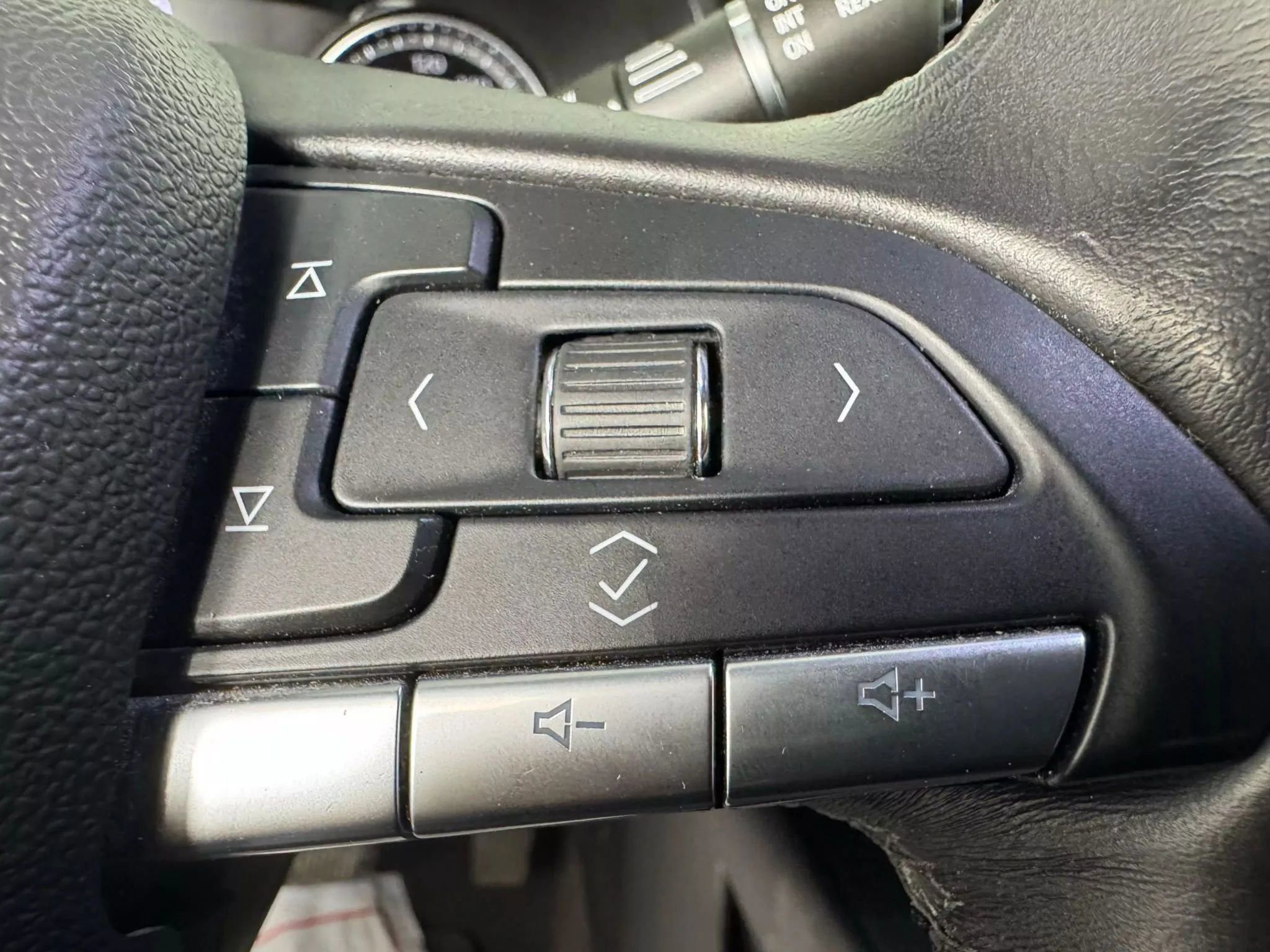 Used 2021 Cadillac XT4 Premium Luxury image 17