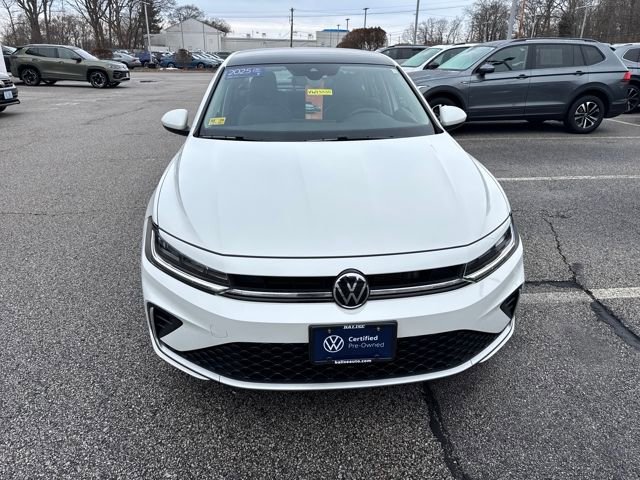 Certified 2025 Volkswagen Jetta SE w/ Sunroof Package video 2