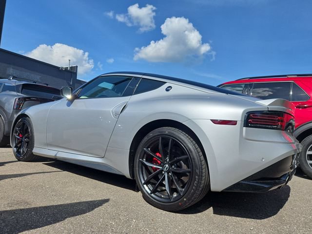 Certified 2025 Nissan Z Performance w/ Floor Mat Package RWD image 2