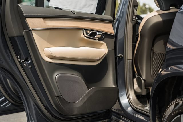 New 2026 Volvo XC90 T8 Ultra w/ Protection Package Premier AWD/4WD image 39