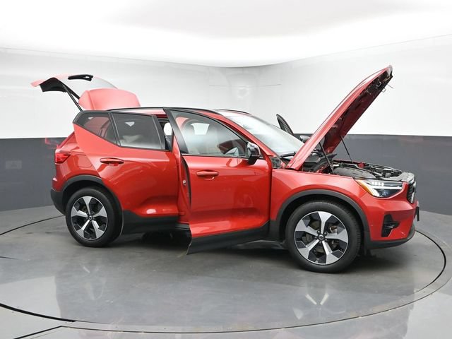 Used 2023 Volvo XC40 B5 Plus w/ Driver Assist Package AWD/4WD image 53