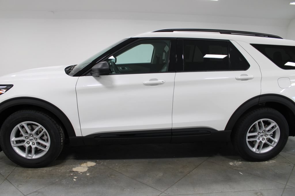 New 2026 Ford Explorer Active RWD image 5