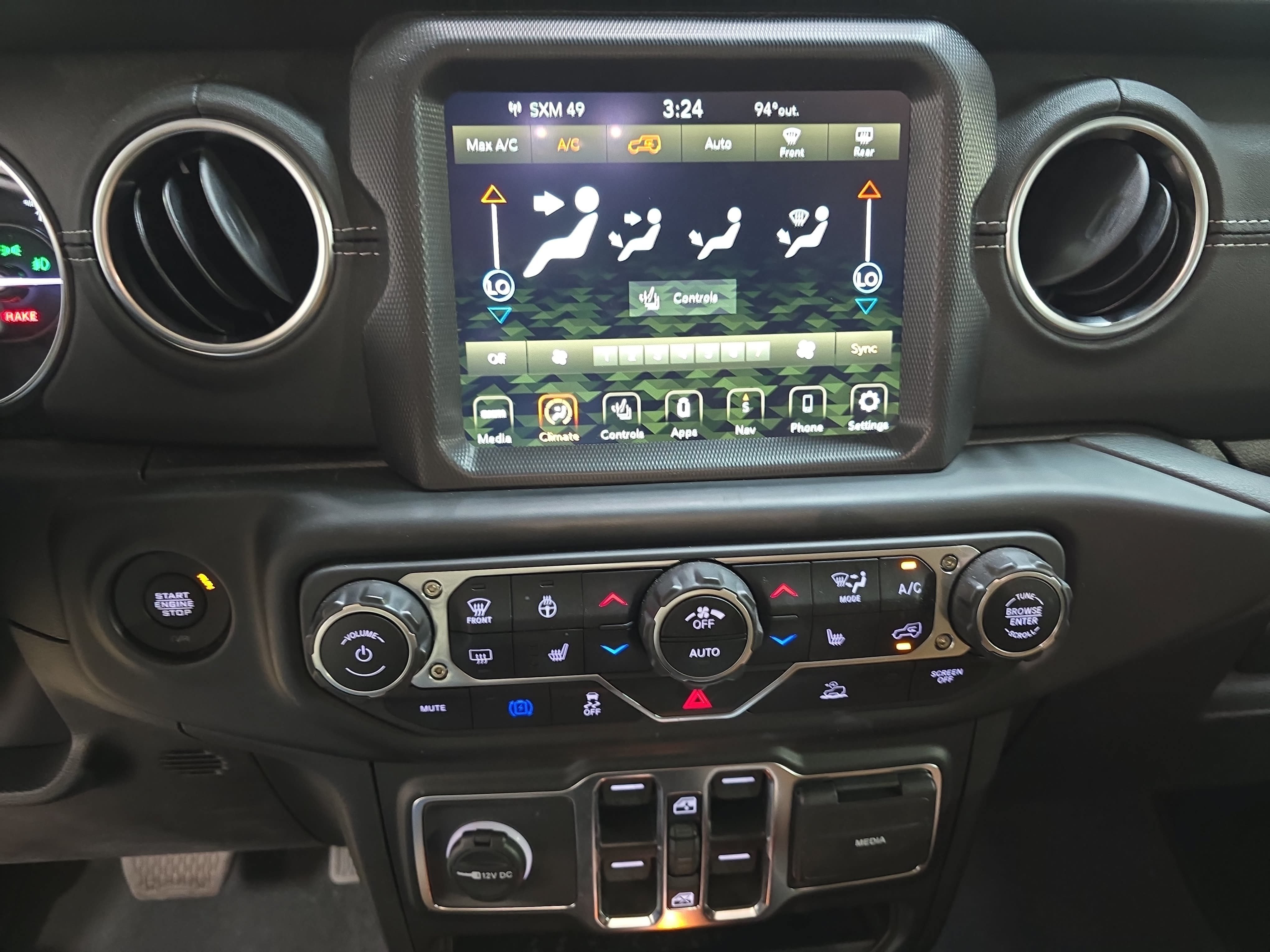 Used 2023 Jeep Wrangler Unlimited Sahara w/ Cold Weather Group AWD/4WD image 21