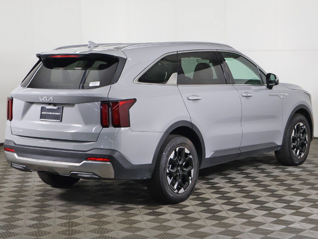 Certified 2026 Kia Sorento S FWD image 10