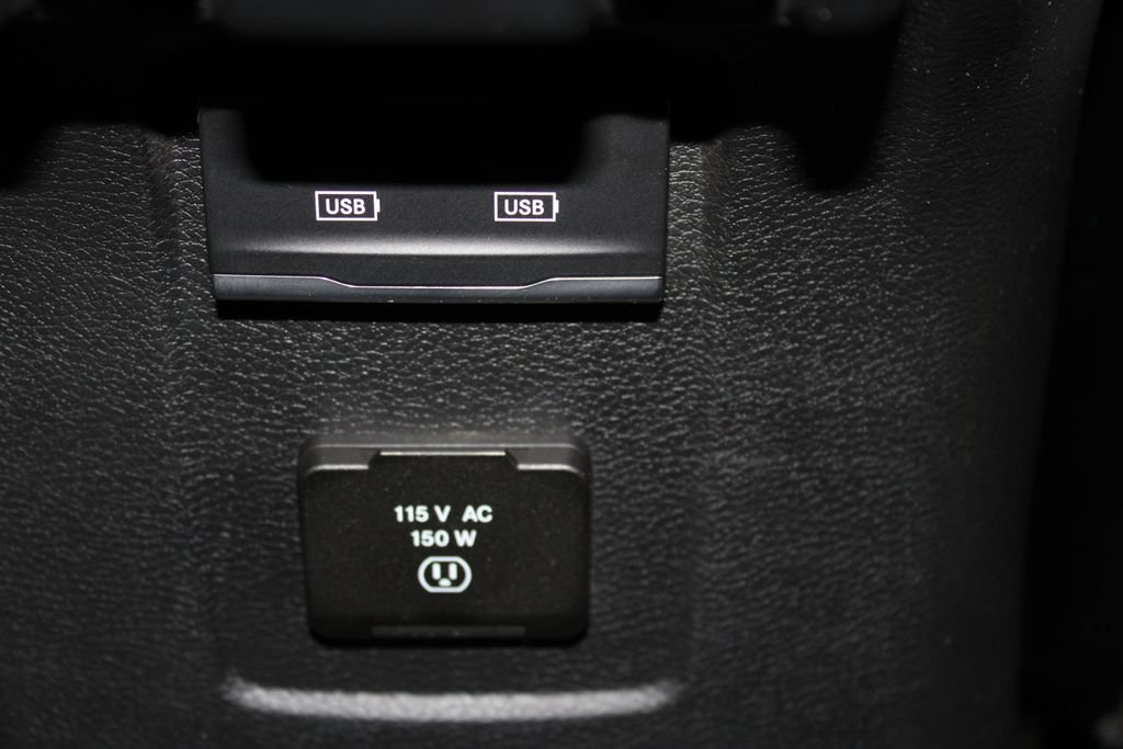 Used 2023 Jeep Wrangler Unlimited Sahara w/ Cold Weather Group AWD/4WD image 32