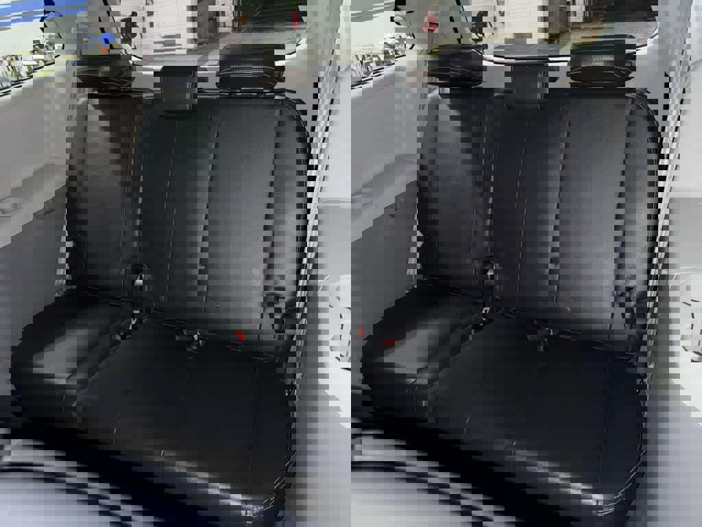 Used 2014 Toyota Sienna SE image 17