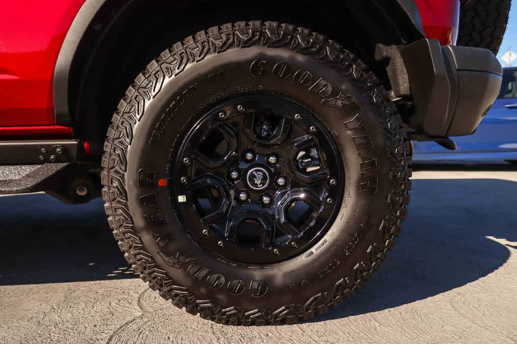 New 2026 Ford Bronco Badlands w/ Sasquatch Package AWD/4WD image 6