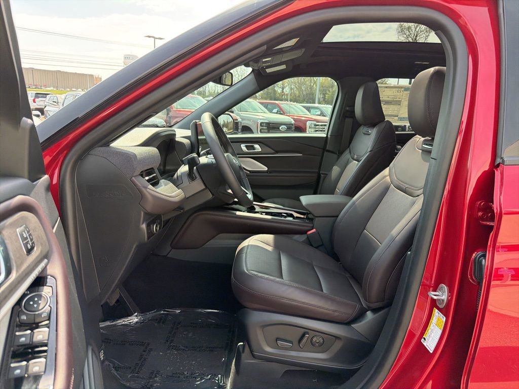 New 2026 Ford Explorer Platinum image 10