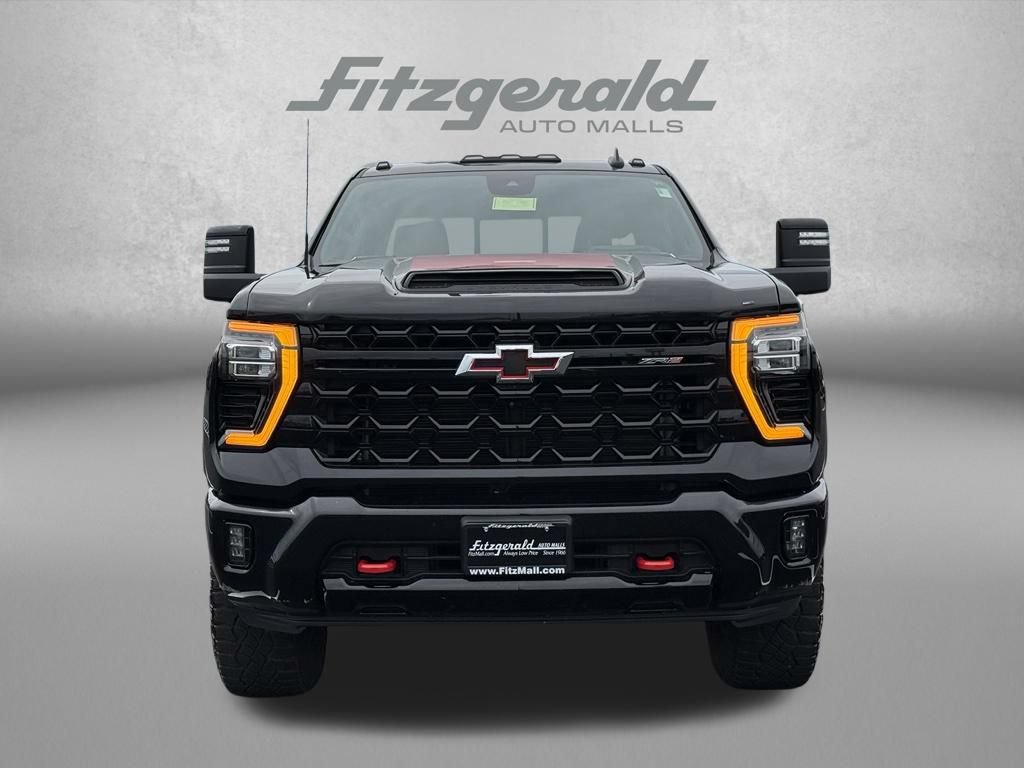 Used 2024 Chevrolet Silverado 2500 ZR2 w/ Technology Package AWD/4WD image 3