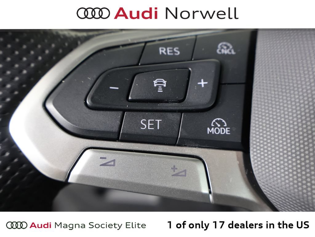 Used 2025 Volkswagen Tiguan SE R-Line AWD/4WD image 25
