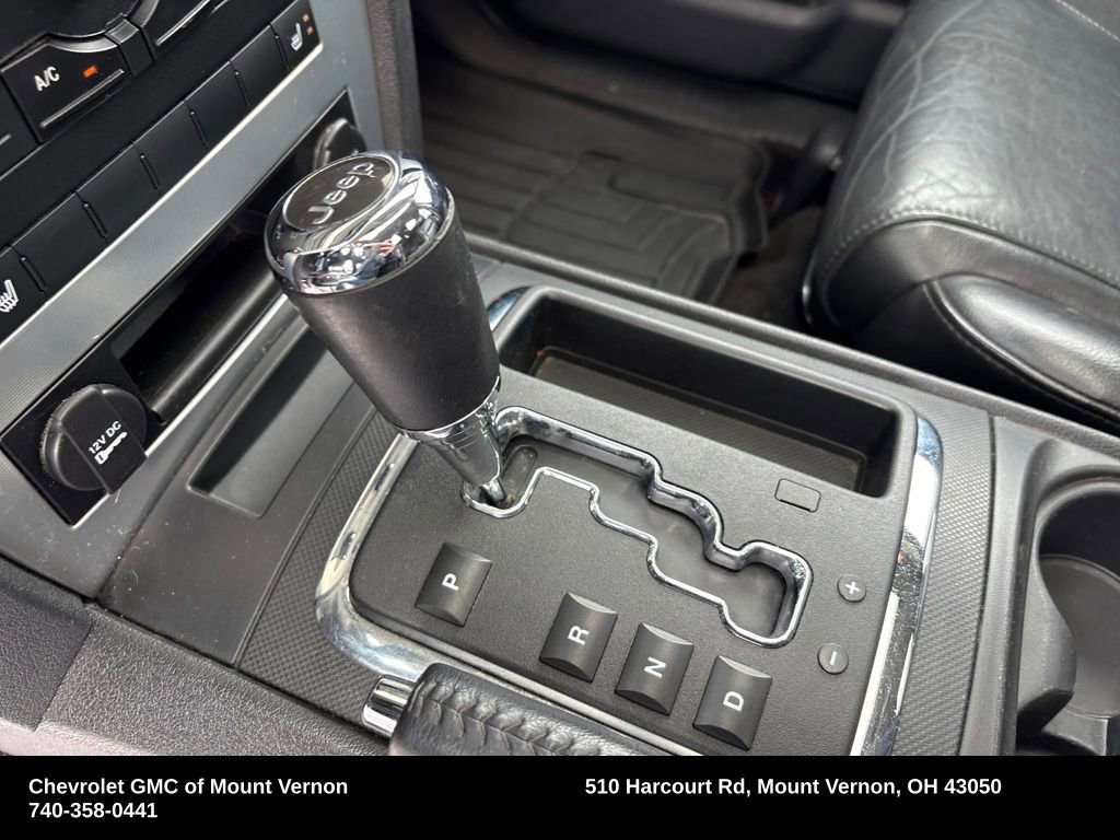 Used 2010 Jeep Commander Sport w/ Sun/Sound Group RWD image 30