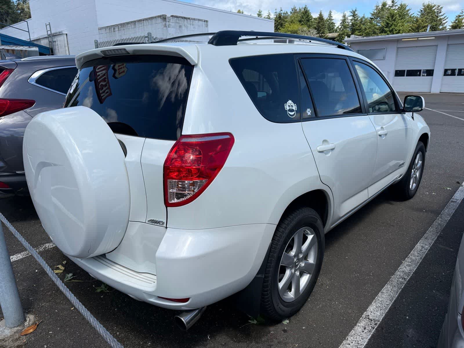 Used 2007 Toyota RAV4 Limited AWD/4WD image 3