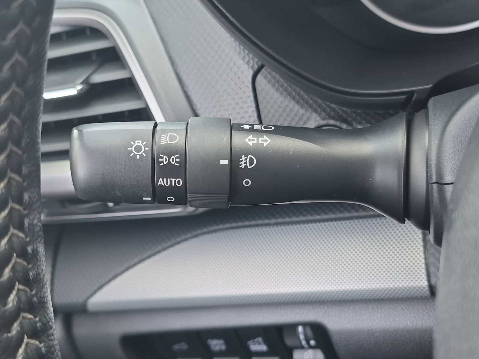 Used 2020 Subaru Forester Limited w/ Popular Package #3 AWD/4WD image 27