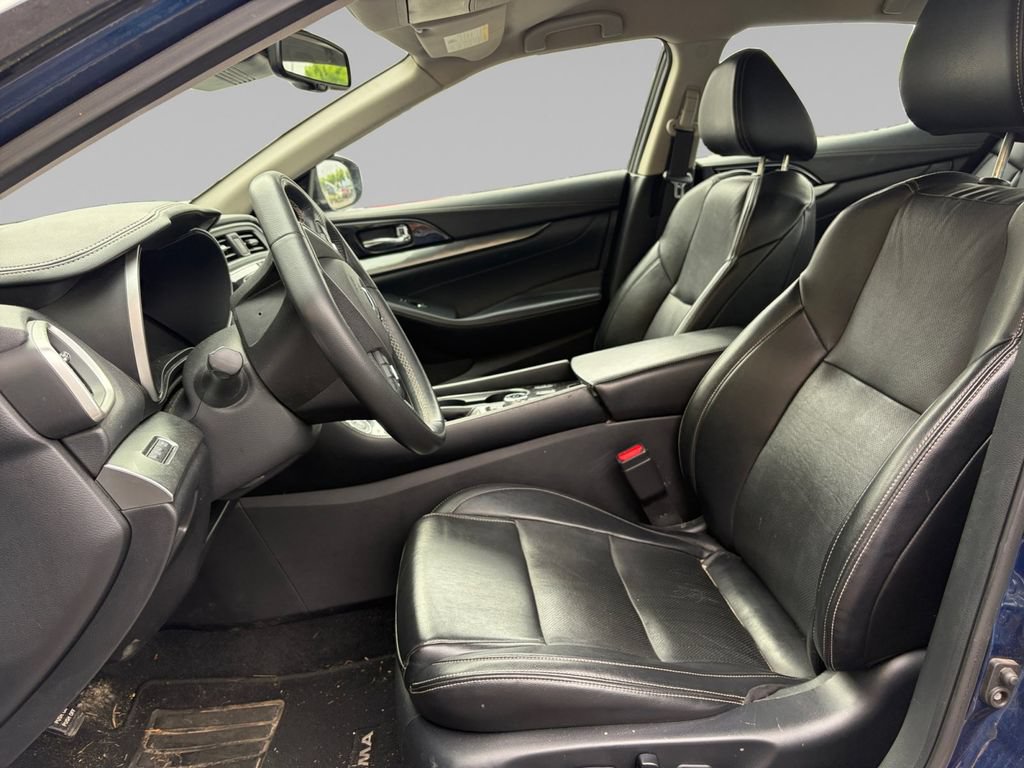 Used 2020 Nissan Maxima 3.5 SV w/ Floor Mat Group FWD image 9