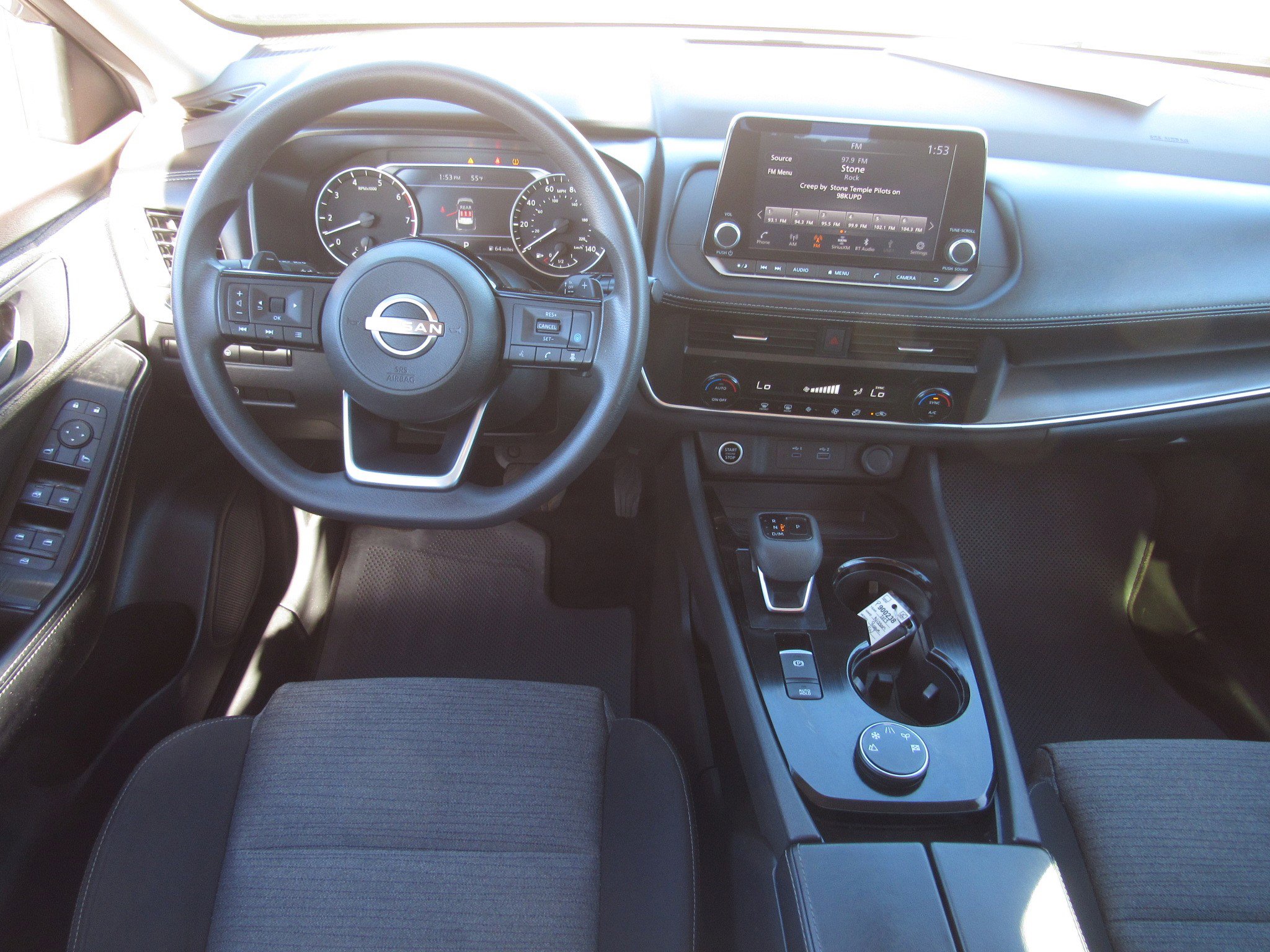 Used 2023 Nissan Rogue SV image 16