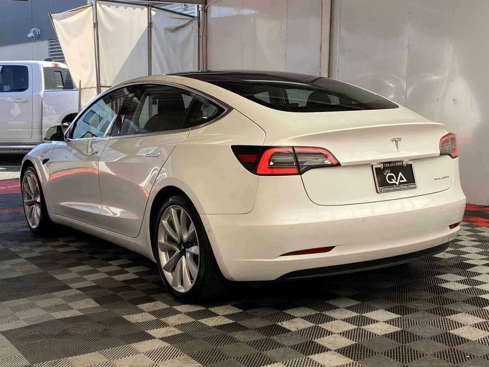 Used 2018 Tesla Model 3 Performance image 5