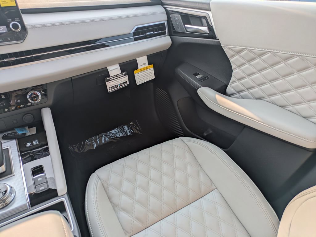 New 2025 Mitsubishi Outlander SEL AWD/4WD image 18