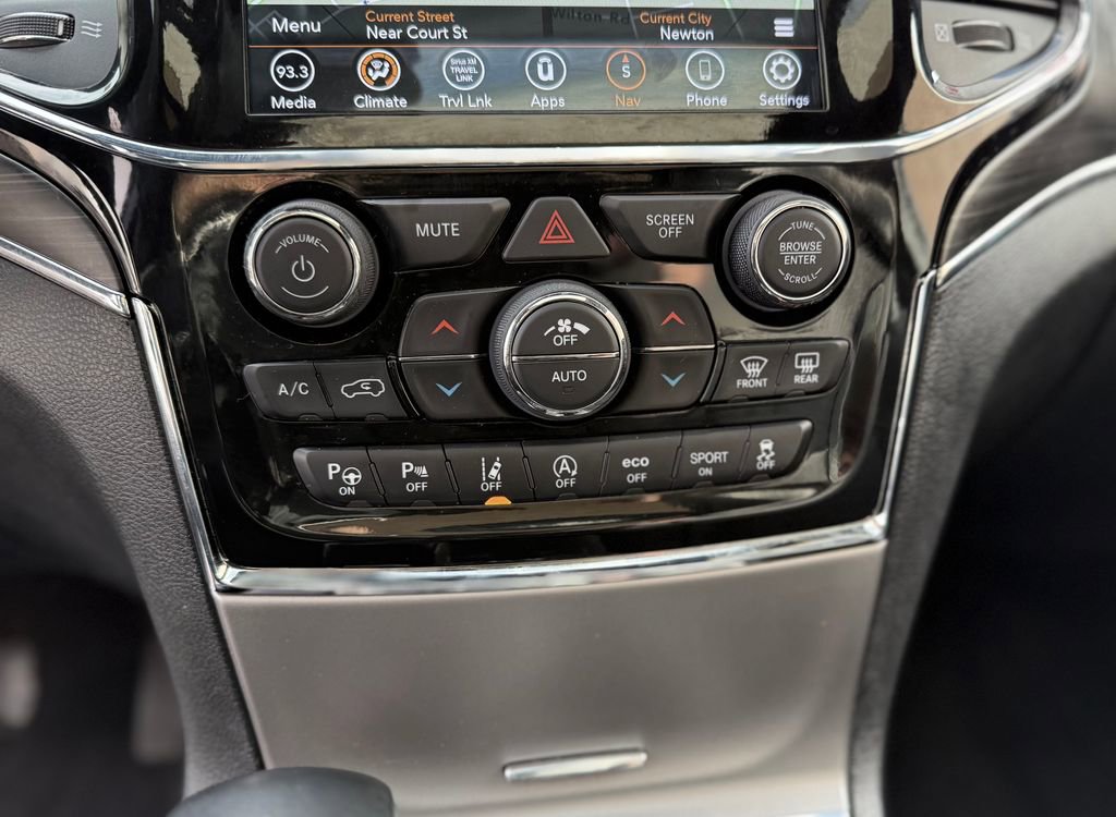 Used 2022 Jeep Grand Cherokee Limited w/ Tech Group image 23