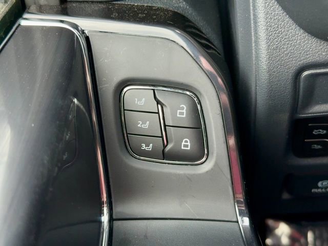 New 2025 Ford F150 Lightning Platinum image 31