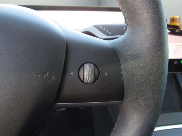 Used 2025 Tesla Model Y Long Range RWD image 22