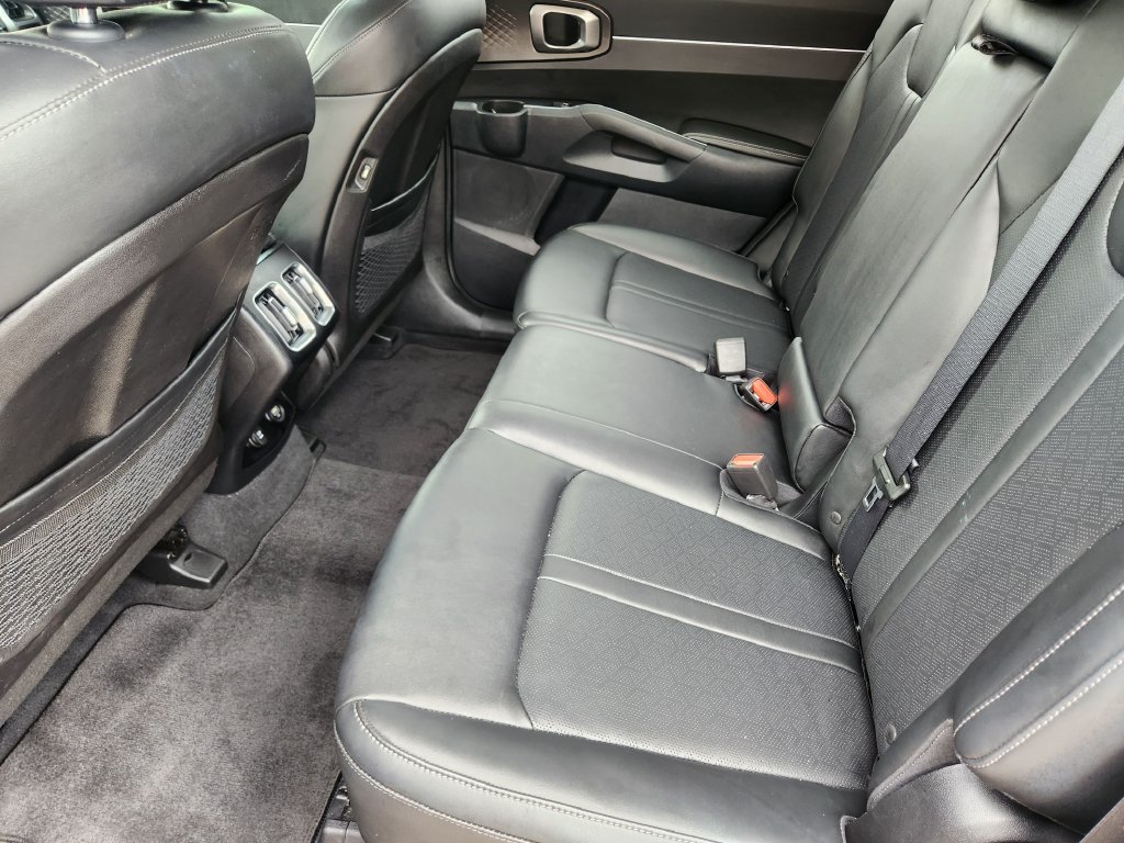 Used 2023 Kia Sorento S FWD image 33